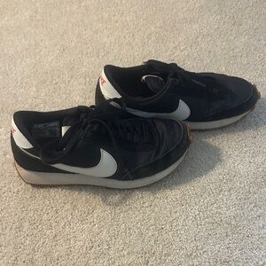 Nike Black and White Classic Daybreak Trainers